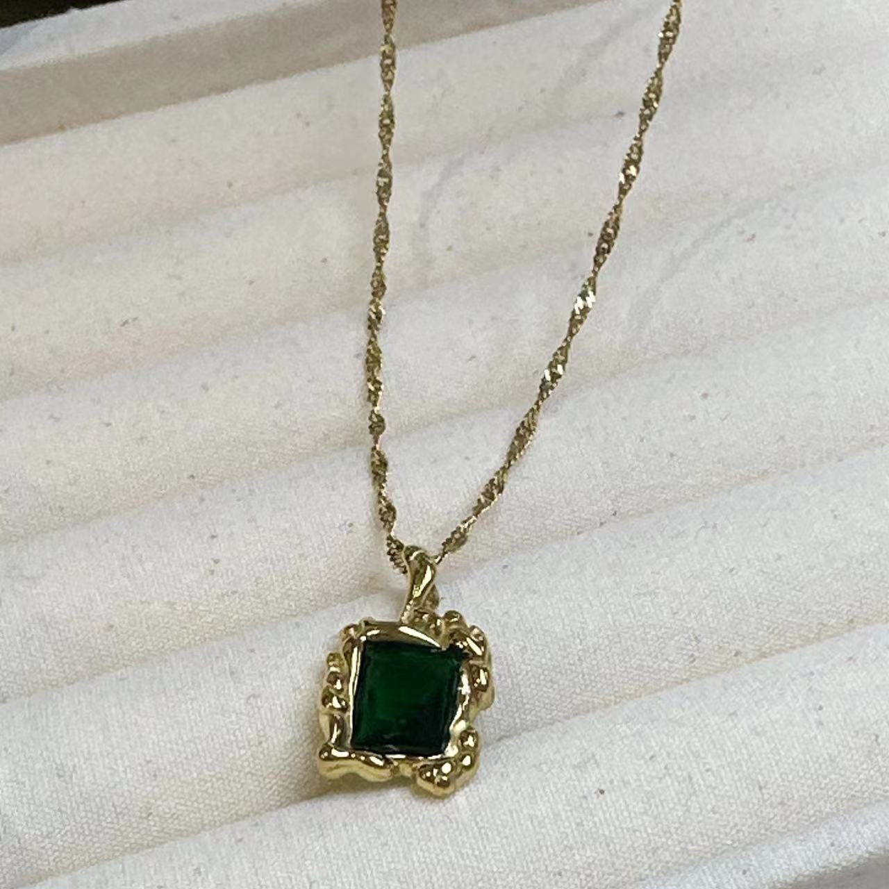 Emerald Gold Necklace and Earrings