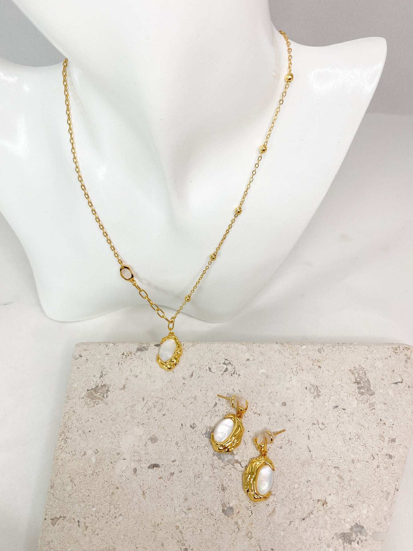 Gold Necklace and Earring Pendant Set