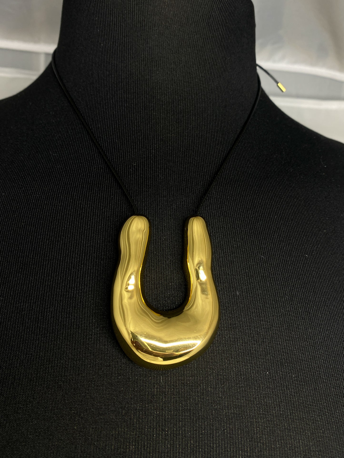 Gold U-Shape Necklace