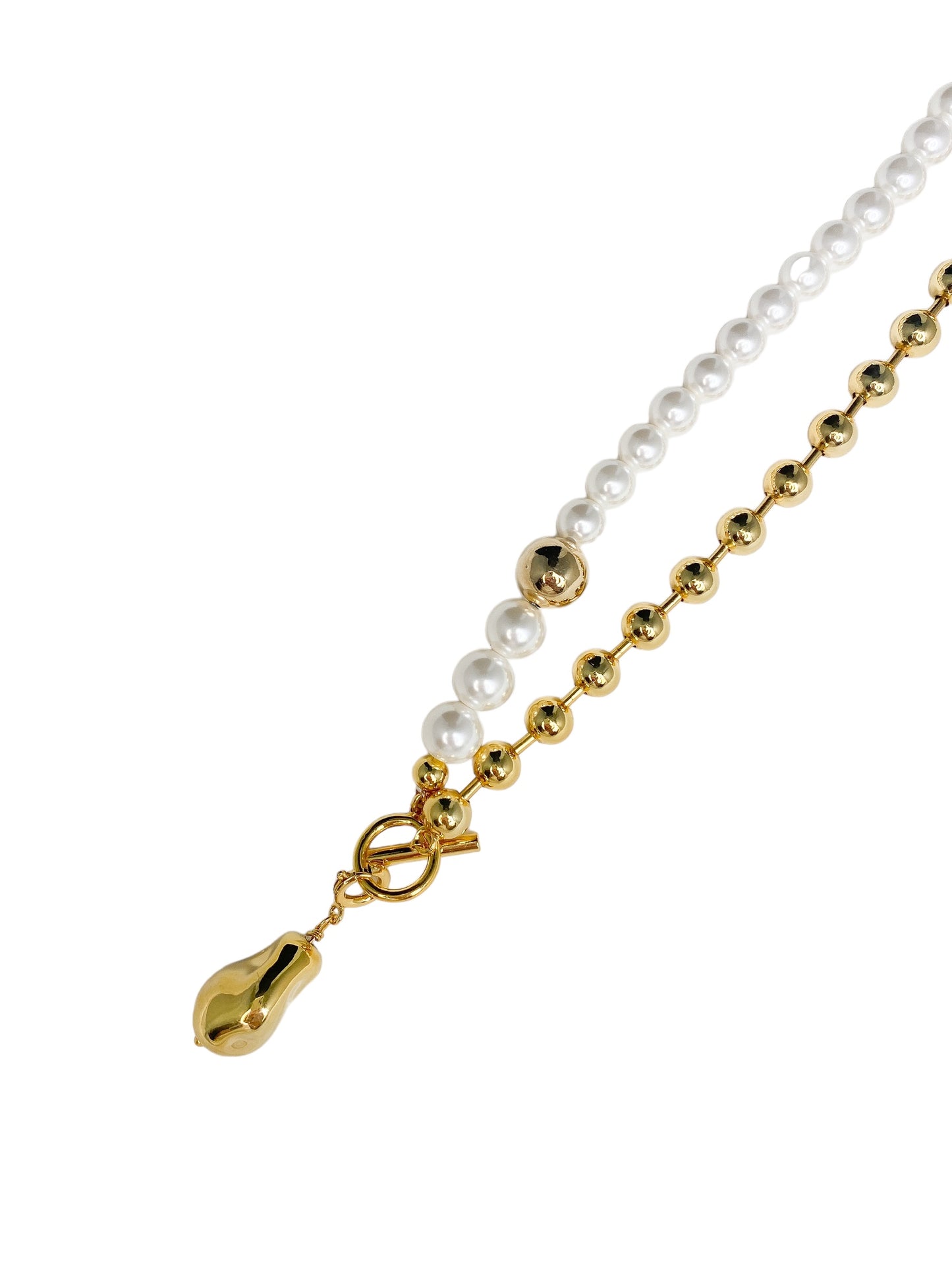 Pearl beaded necklace