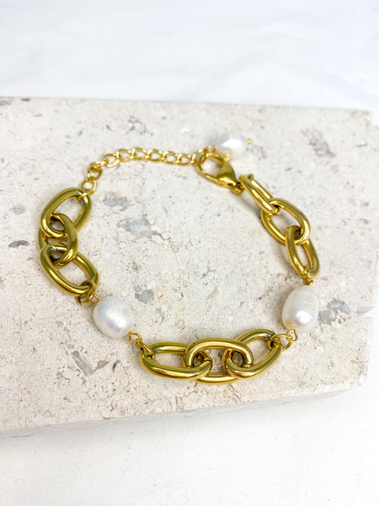 Gold Link Pearl Bracelet
