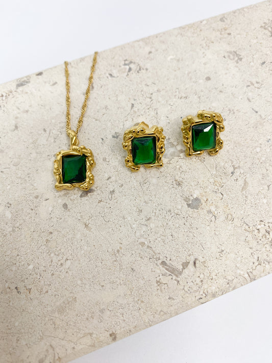 Emerald Gold Necklace and Earrings