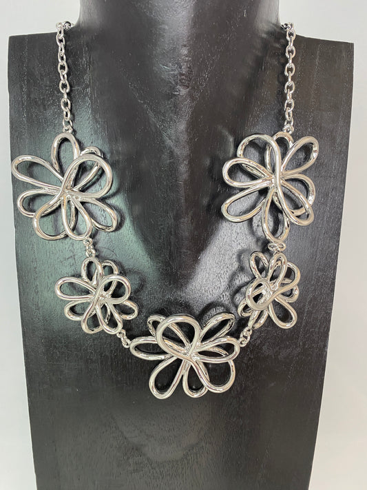 Silver Flowers Necklace and Earrings Set